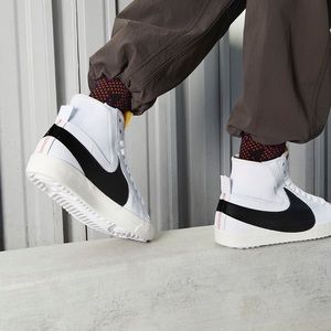 NWOB Nike Blazer Mid ‘77 JUMBO swoosh sneaker